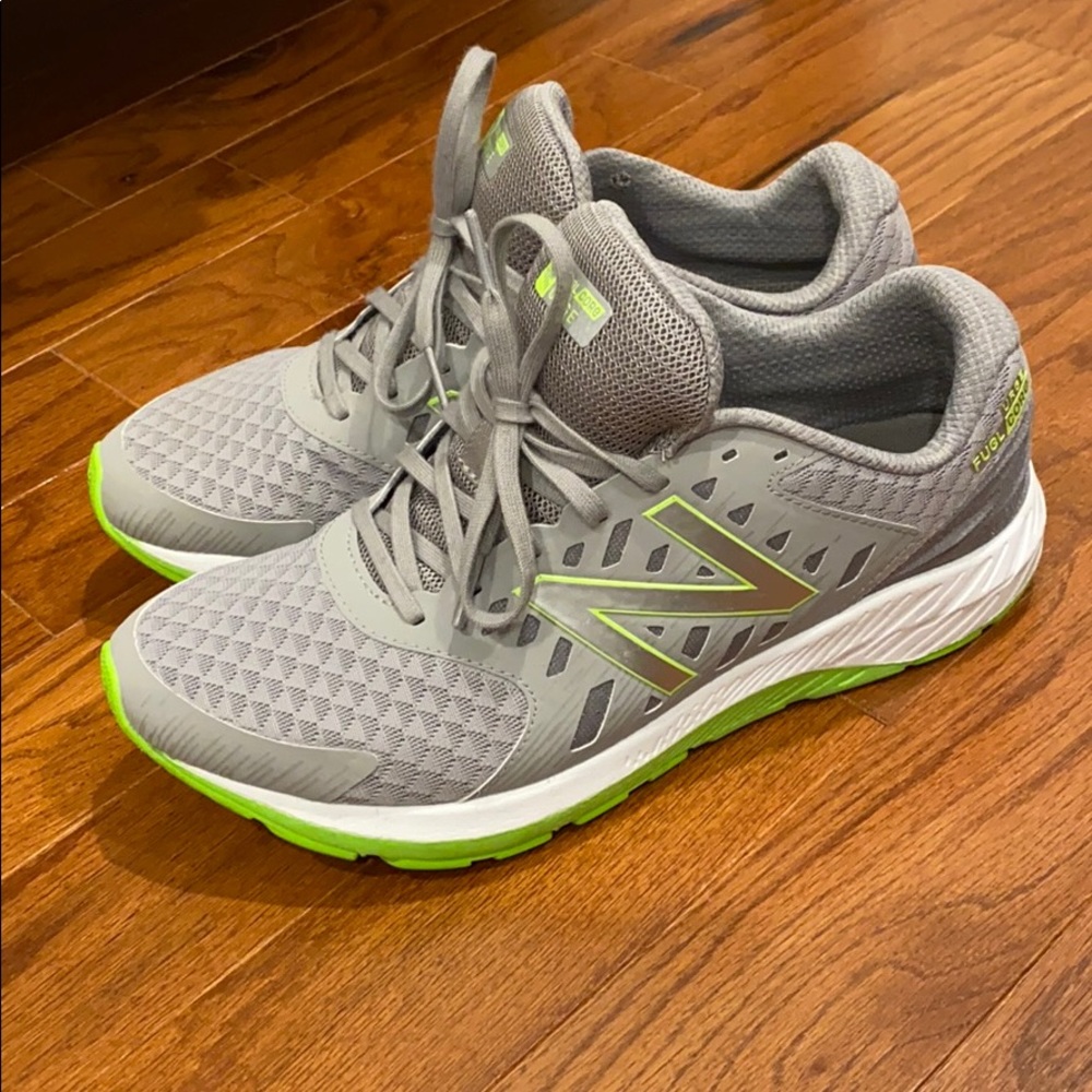 New Balance sneakers size 9